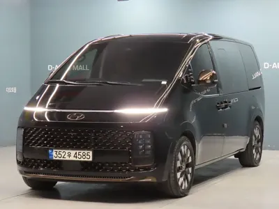 Hyundai Staria · 2023 год