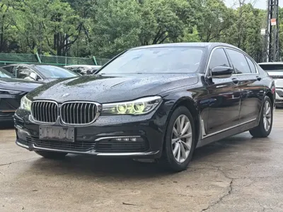 BMW 7 Series · 2017 год