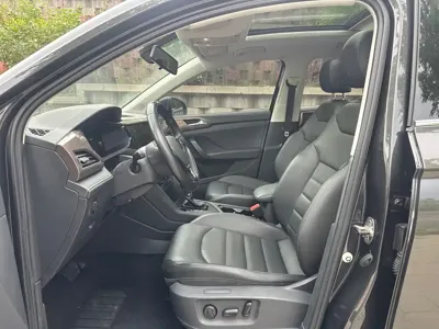 Volkswagen Tharu 2022, 36000 км, за 122800 CNY