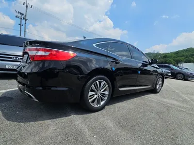 Hyundai Grandeur 2015, 101152 км, за 7500000 KRW - фото 2