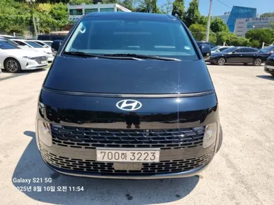 Hyundai Staria 2025, 11300 км, за 99990000 KRW
