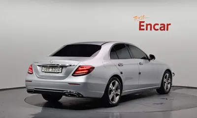 Mercedes-Benz E-Class 2017, 111343 км, за 19500000 KRW