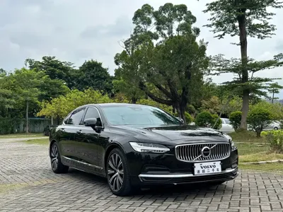 Volvo S90 2023, 62000 км, за 165799 CNY