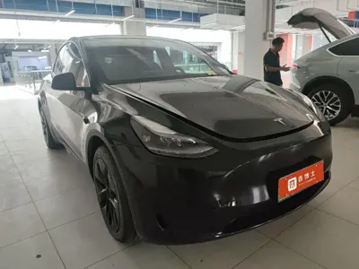 Tesla Model Y 2024, 27000 км, за 188800 CNY