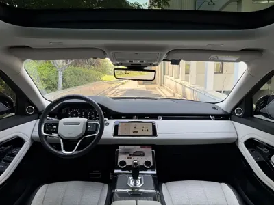Land Rover Evoque 2022, 65000 км, за 138800 CNY