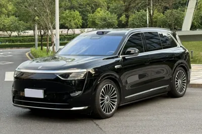 Hima AITO M8 · 2025 год