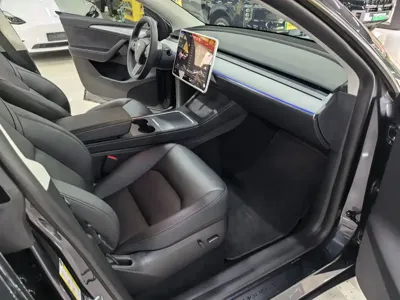 Tesla Model Y 2024, 13000 км, за 223800 CNY - фото 10
