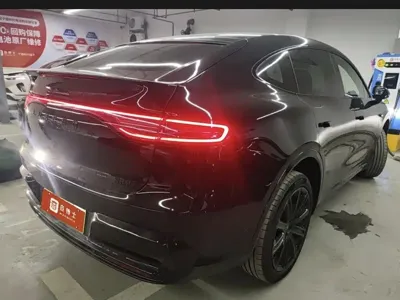 智界 Zhijie R7 2025, 8000 км, за 249800 CNY