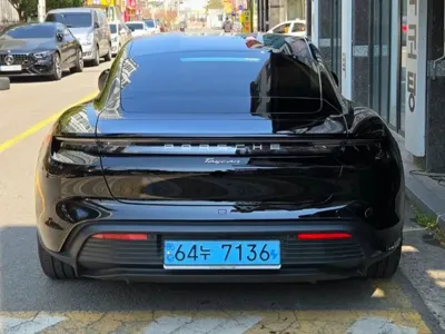 Porsche Taycan 2022, 29700 км, за 97900000 KRW