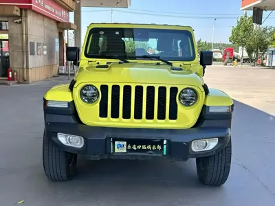 Jeep Wrangler PHEV 2024, 110000 км, за 216000 CNY