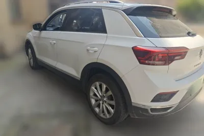 Volkswagen T-Roc 2020, 98000 км, за 66796.02 CNY