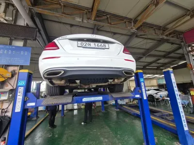 Mercedes-Benz E-Class 2018, 78470 км, за 22900000 KRW - фото 2