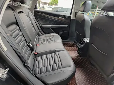 Volkswagen Passat 2020, 68000 км, за 79100 CNY - фото 11