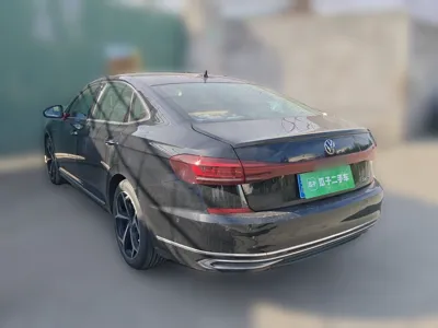 Volkswagen Passat 2023, 31200 км, за 138841.72 CNY