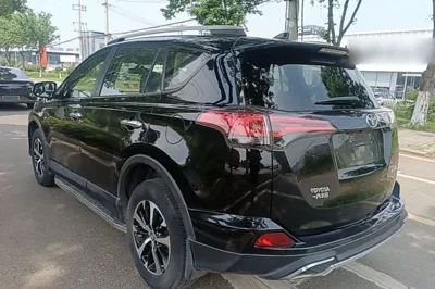 Toyota RAV4 2016, 102000 км, за 76993.8 CNY