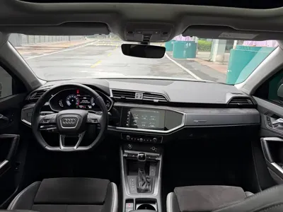 Audi Q3 2021, 44000 км, за 93000 CNY