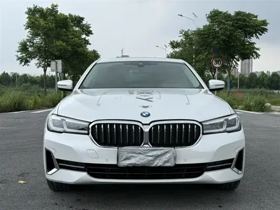 BMW 5 Series 2023, 40000 км, за 229000 CNY