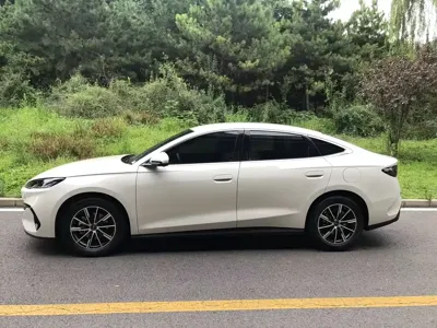 BYD 海豹06 2024, 9000 км, за 69800 CNY