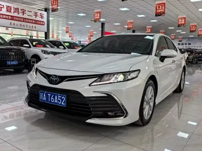 Toyota Camry · 2022 год