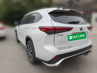 Toyota Crown Kluger 2021, 69900 км, за 180526.87 CNY