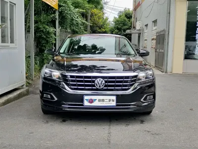 Volkswagen Passat 2020, 68000 км, за 79100 CNY