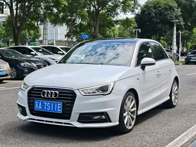Audi A1 · 2016 год