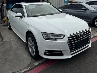 Audi A4L 2018, 120000 км, за 73400 CNY