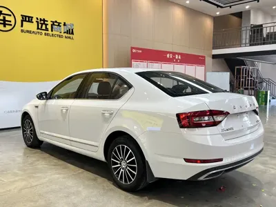 Skoda Octavia 2020, 70000 км, за 52000 CNY