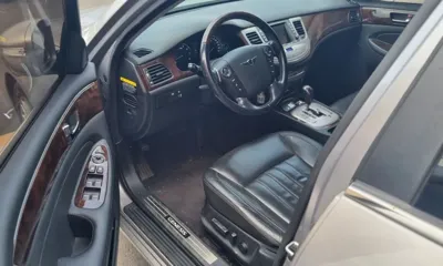 Hyundai Genesis 2010, 128000 км, за 4000000 KRW