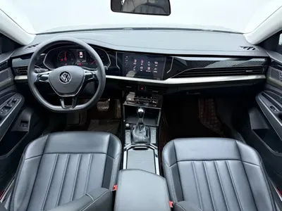 Volkswagen 帕萨特插电混动 2022, 56000 км, за 79800 CNY - фото 10