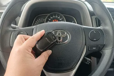 Toyota RAV4 2016, 102000 км, за 76993.8 CNY - фото 12