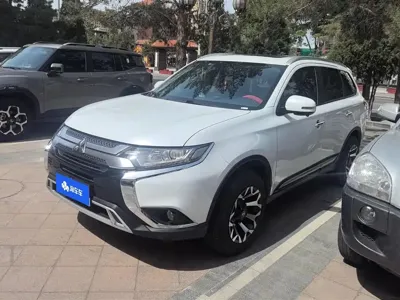 Mitsubishi Outlander · 2020 год