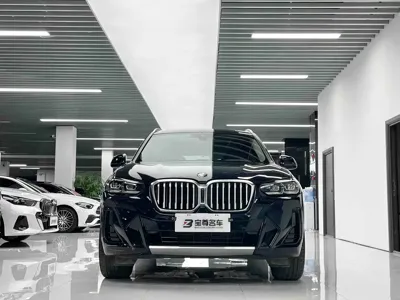 BMW X3 2023, 61800 км, за 179800 CNY