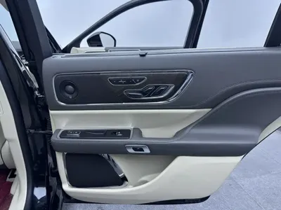 Lincoln Continental 2019, 124000 км, за 98800 CNY - фото 16