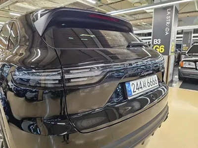 Porsche Cayenne 2023, 7153 км, за 109000000 KRW - фото 3