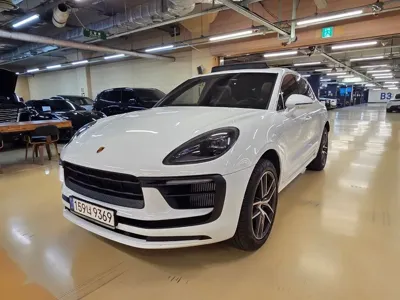 Porsche Macan · 2022 год