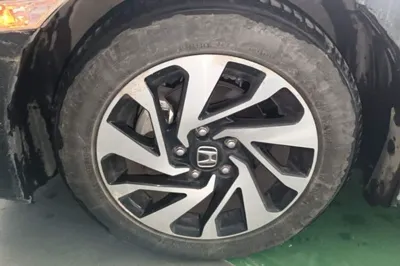 Honda Civic 2016, 80300 км, за 65104.15 CNY - фото 10