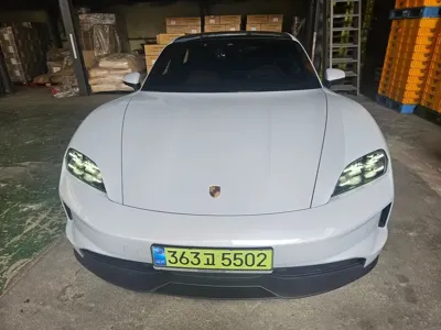 Porsche Taycan · 2025 год