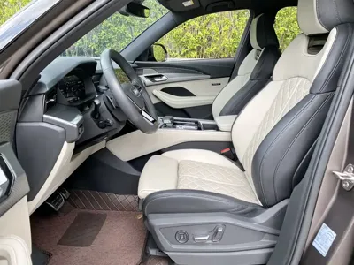 Audi Q6 2023, 50000 км, за 288000 CNY - фото 13