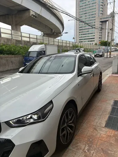 BMW 5-Series · 2025 год