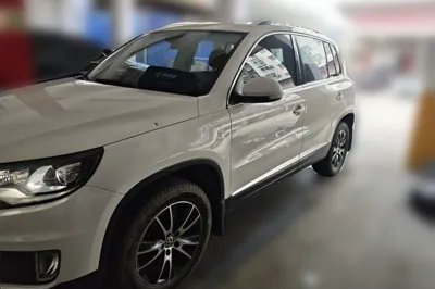 Volkswagen Tiguan · 2015 год