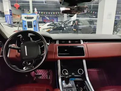 Land Rover Sport 2020, 145000 км, за 318800 CNY