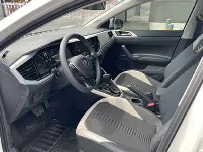 Volkswagen Polo 2021, 35000 км, за 47800 CNY