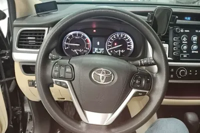 Toyota Highlander 2015, 69100 км, за 82860.45 CNY - фото 13