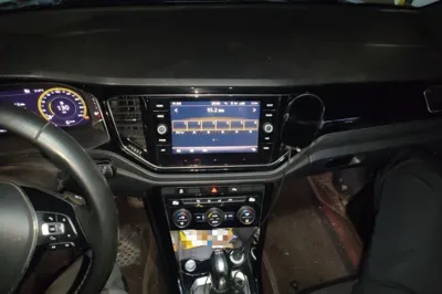 Volkswagen T-Roc 2018, 126100 км, за 55311.46 CNY - фото 13