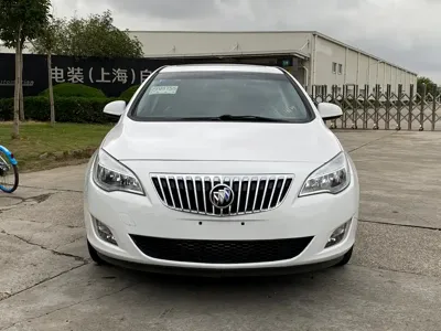 Buick Excelle 2013, 80000 км, за 8000 CNY
