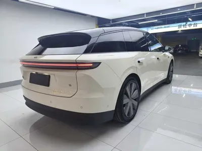 Li Auto 理想i6 2025, 6200 км, за 252800 CNY