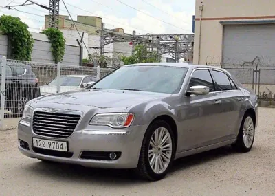 Chrysler 300C · 2011 год