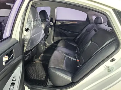 Hyundai Sonata 2014, 170921 км, за 3390000 KRW - фото 9