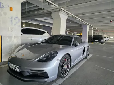 Porsche 718 · 2021 год